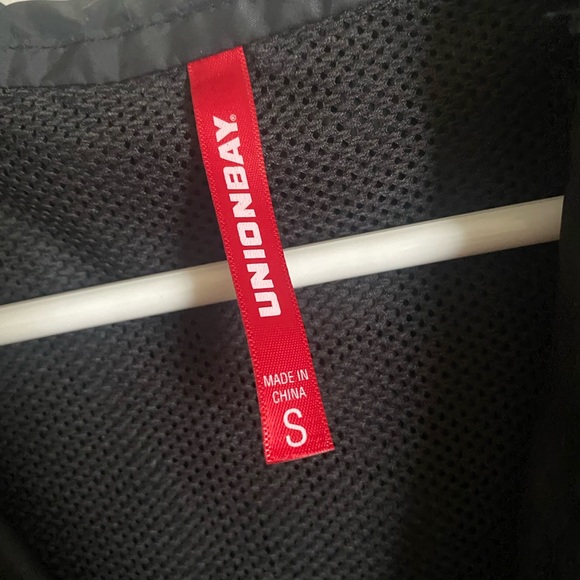 Nordstrom Rack Windbreaker - Picture 3 of 3